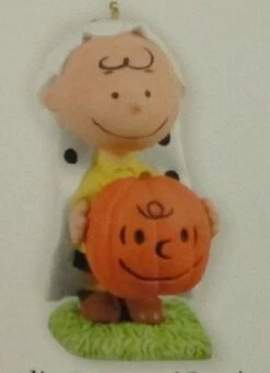 2012 Peanuts Charlie Brown O' Lantern *Halloween