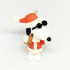 1998 Spotlight On Snoopy-Joe Cool 1st (Slightly Damaged Box)