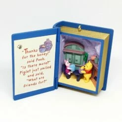 1998 Winnie The Pooh Book 1st A Visit From Piglet