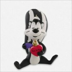2015 Looney Tunes Pepe Le Pew *Ltd Qty