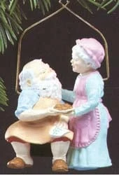 1987 Mr. & Mrs. Claus 2nd Home Cooking (Damaged Box)