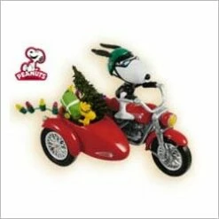 2009 Peanuts Snoopy Zipping Through The Snow Club