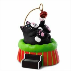 2018 Christmas Cat *Magic