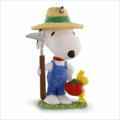 2016 Spotlight On Snoopy 19th Green Thumb Snoopy