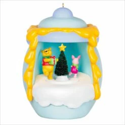 2022 Winne The Pooh A Smallish Gift *Magic *Requires Keepsake Power Cord