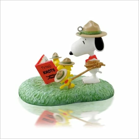 2014 Peanuts Beagle Scouts Learning The Ropes