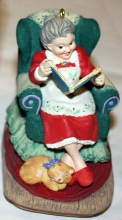 1997 Mrs. Claus's Story (Complements Trimming Santa's Tree) *Club-Event