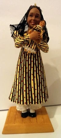 2002 American Girl Josefina (Slightly Damaged Box)