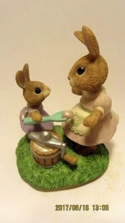 Tender Touches Sharing A Treat Bunnies Eating Ice-Cream (No Box)