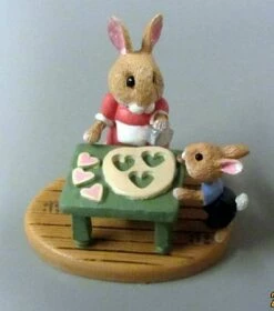1987 Mini Memories Mother Rabbit Baking Cookies