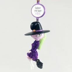 2010 Embrace Your Inner Witch *Halloween Trimmer