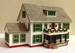 1994 Sarah Plain And Tall Maine Home Tabletop (No Box)
