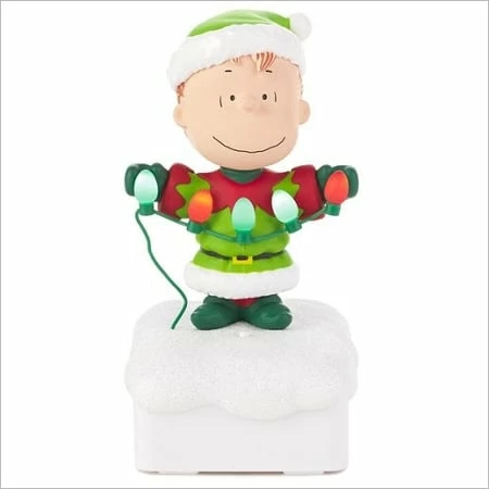 2015 Peanuts Gang Christmas Light Show Linus