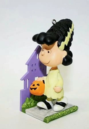 2011 Peanuts A Monstrous Pretty Bride Lucy *Halloween