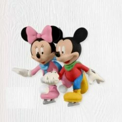 2010 Skating Side By Side Mickey And Minnie