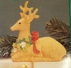 1987 Deer Stocking Hanger (Damaged Box)