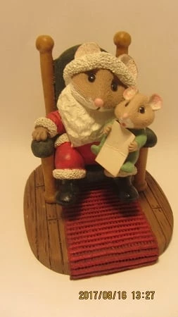 Tender Touches Santa Mouse In Chair