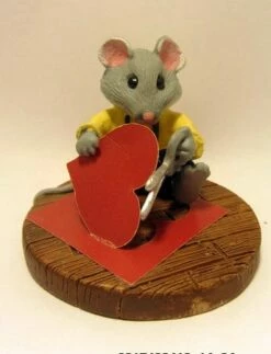 Tender Touches Mouse With Heart